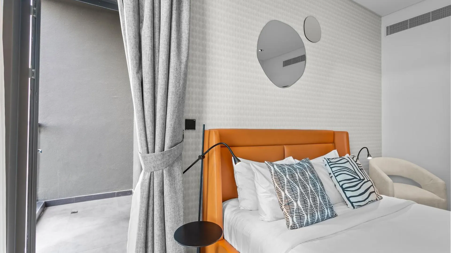 Luxe Living 1 Bedroom With Canal View Dubaj 0*,