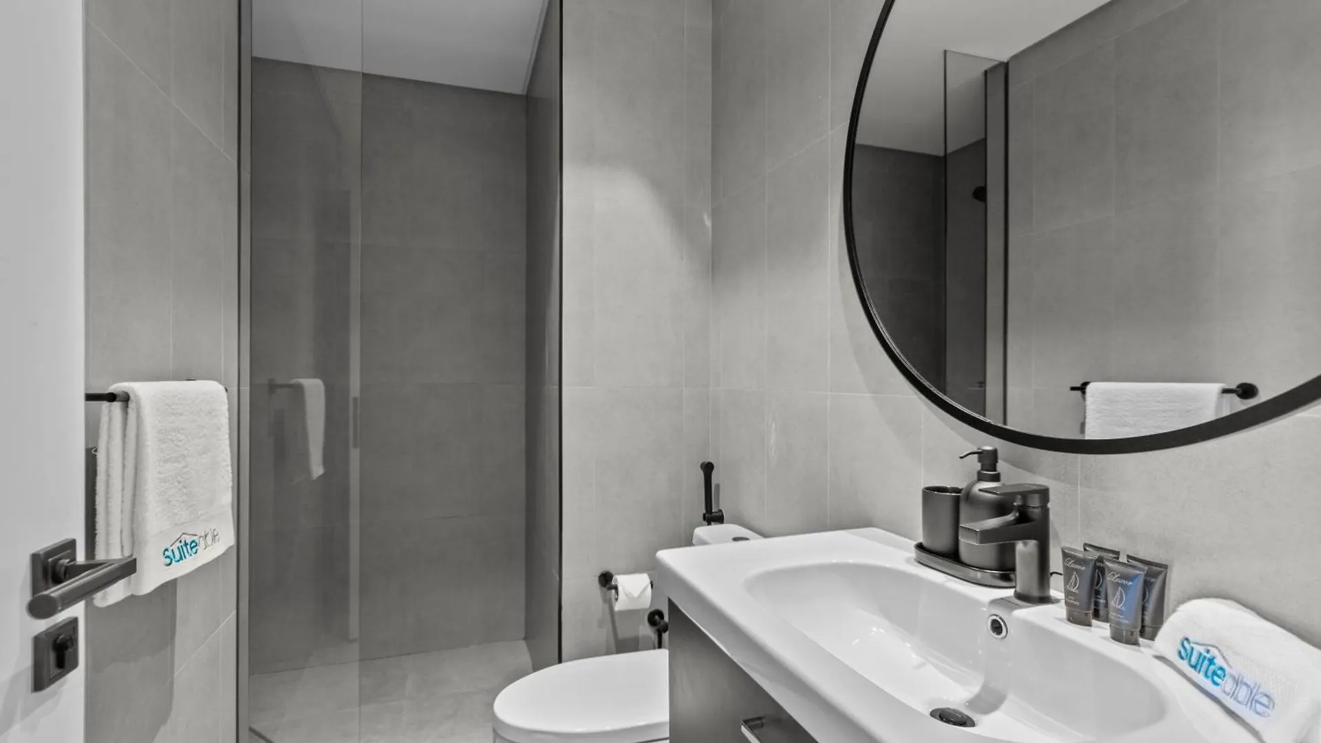 Apartament Luxe Living 1 Bedroom With Canal View Dubaj