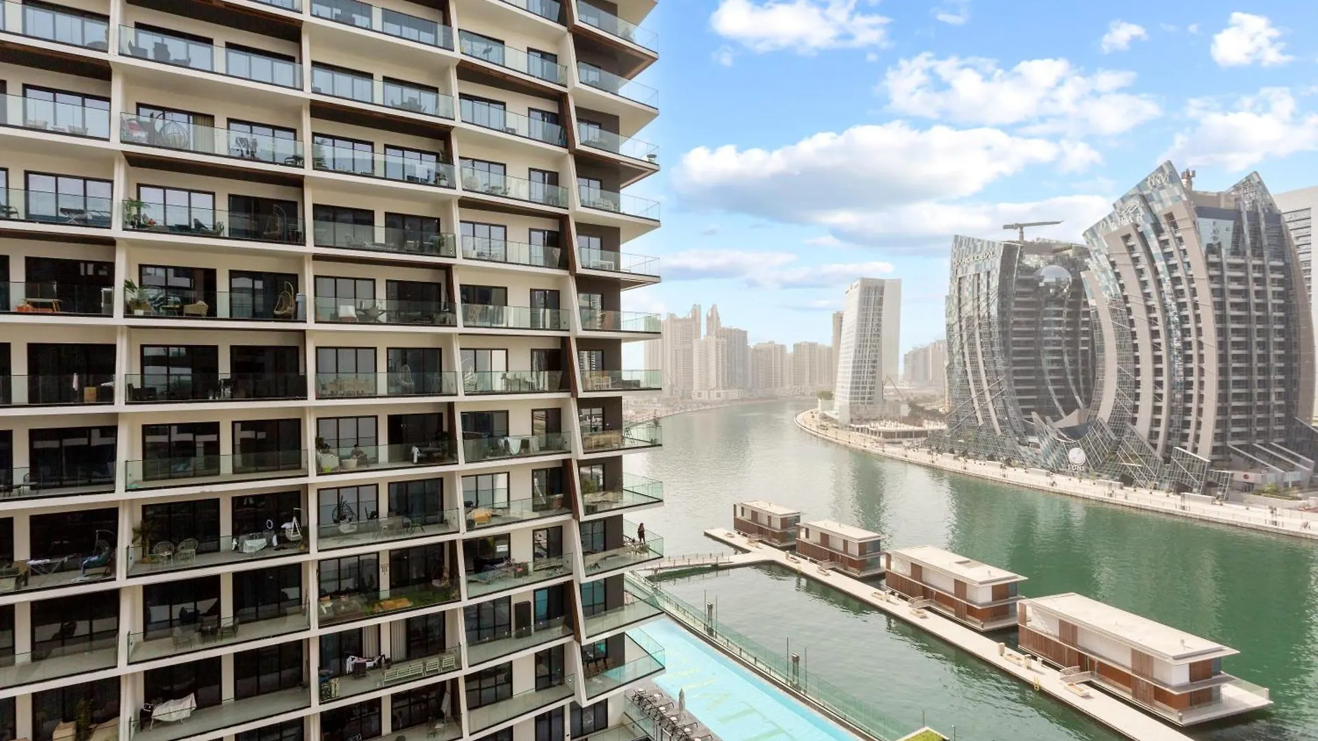 Luxe Living 1 Bedroom With Canal View Dubai