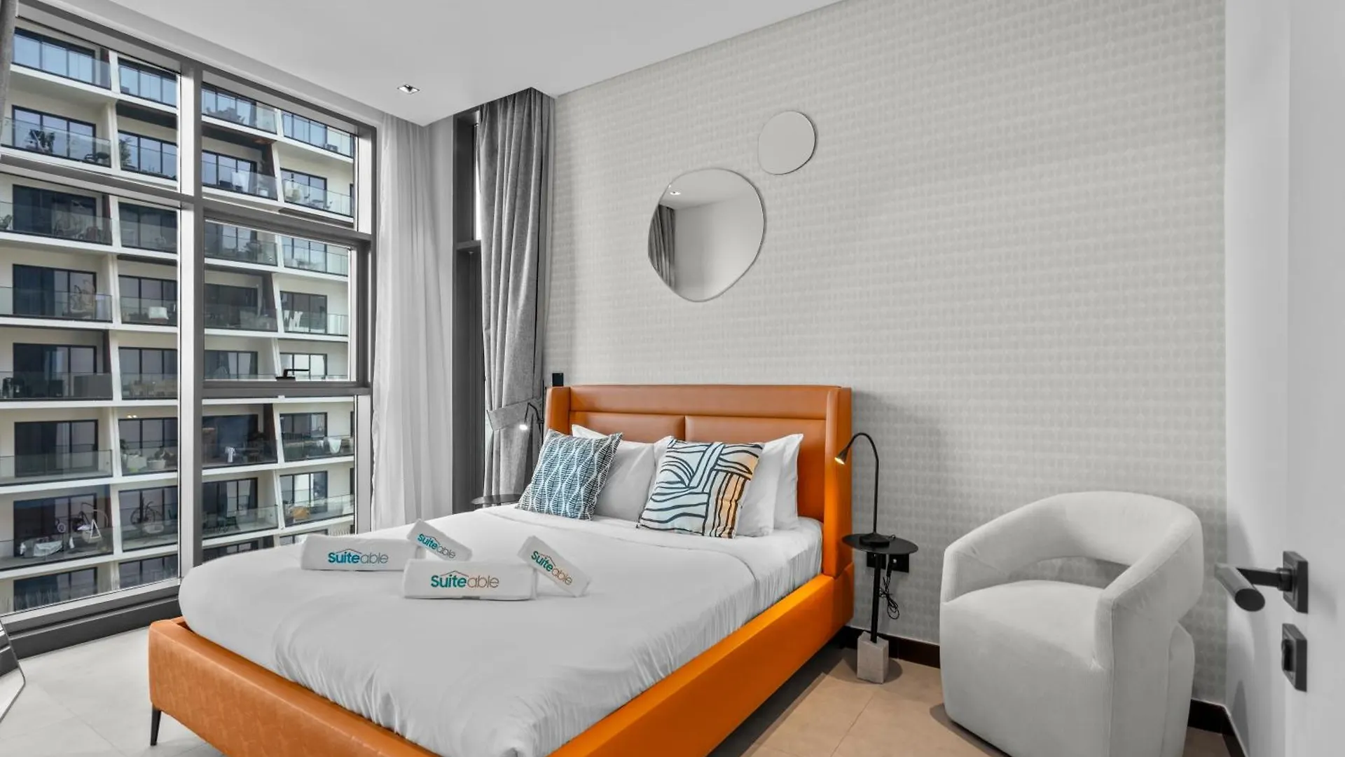 Apartment Luxe Living 1 Bedroom With Canal View Dubai